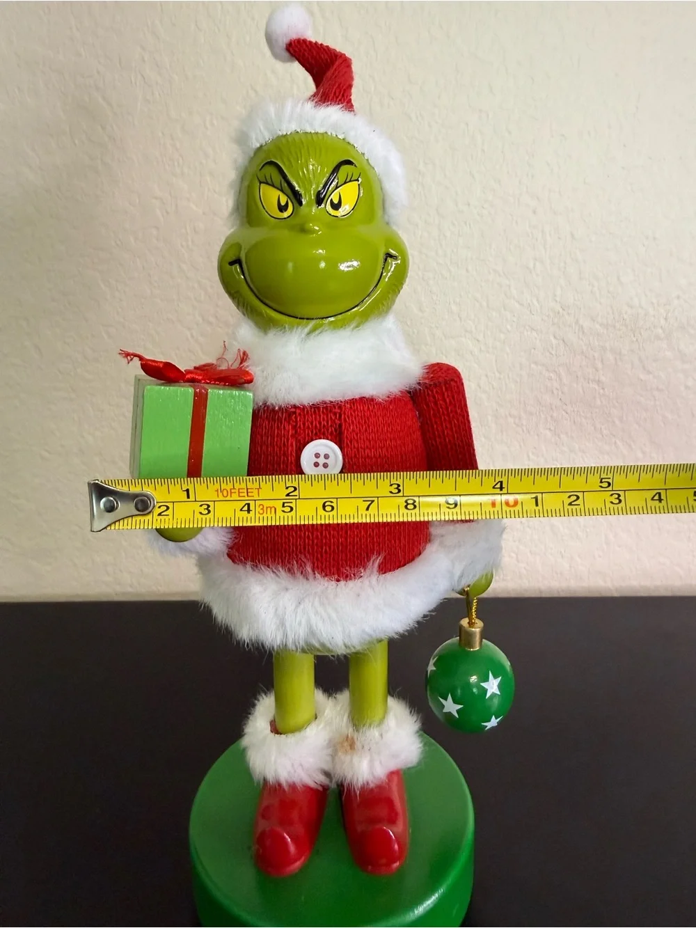 Grinch Nutcracker 11” Wood 2023 Dr. Seuss Who Stole with present & ornament